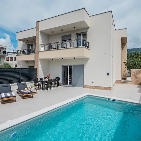 Katmari With Private Heated Pool