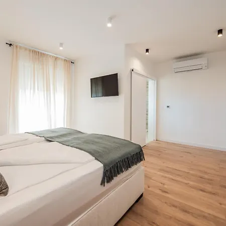 Katmari With Private Heated Pool Vila Kastela