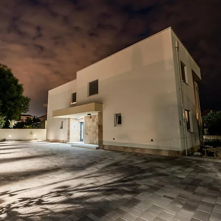 Vila Katmari With Private Heated Pool