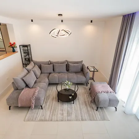 Katmari With Private Heated Pool Vila *
