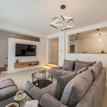 Katmari With Private Heated Pool Vila
