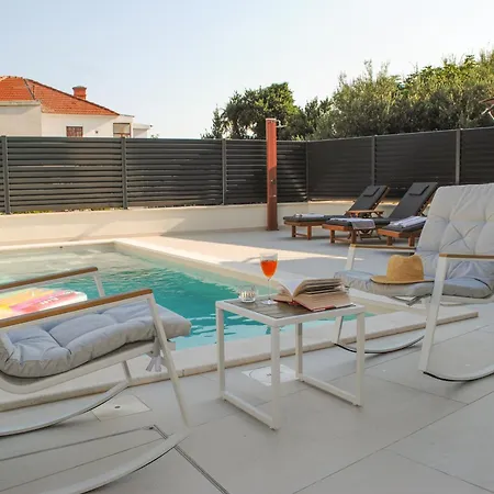 Katmari With Private Heated Pool Kaštela