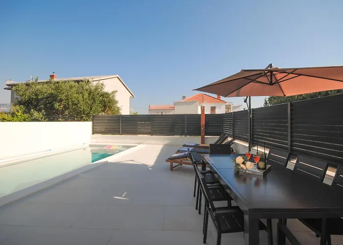 Katmari With Private Heated Pool 빌라 Kaštela